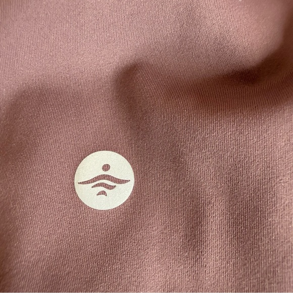 Vuori Performance Dream Knit Rose Mauve High Rise Lined Shorts Women’s Size S - Picture 12 of 13